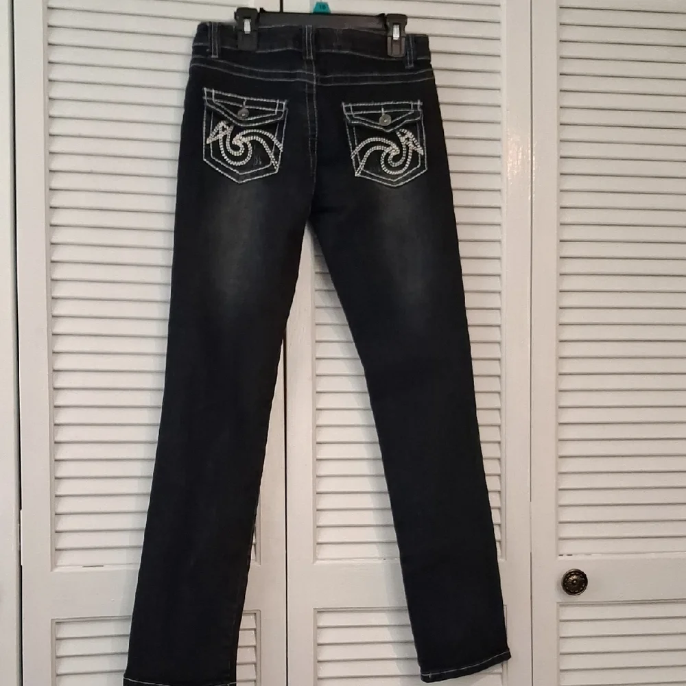 Women's Straight Leg Jeans - Picture 5 of 7